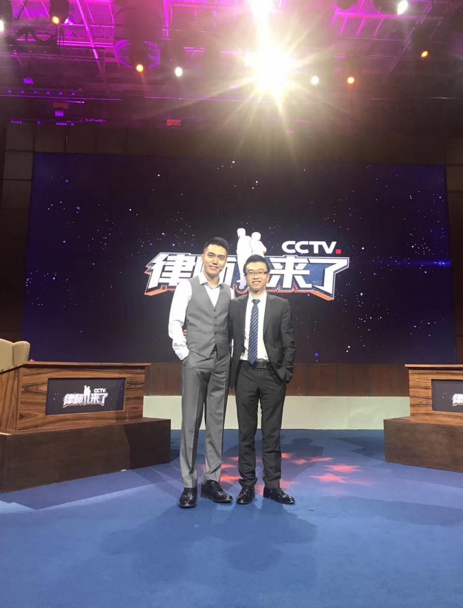 北京移民律师封跃平出席《律师来了》 呼吁推